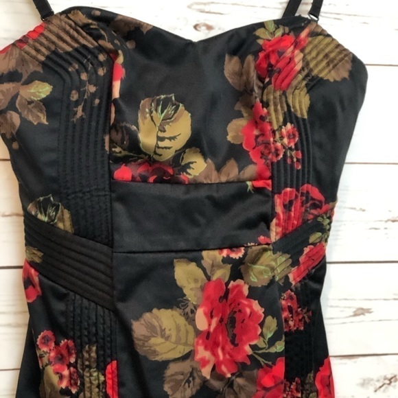 GUESS Floral Dress - Picture 2 of 4